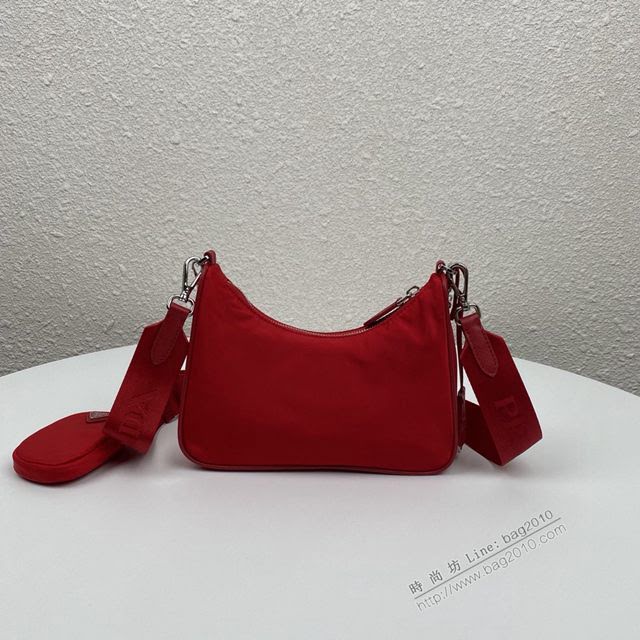 prada女包 普拉達2020新款nylon Hobo手拎包 時尚百搭 prada腋下包 1BH204 Prada單肩斜挎包  pyd2388